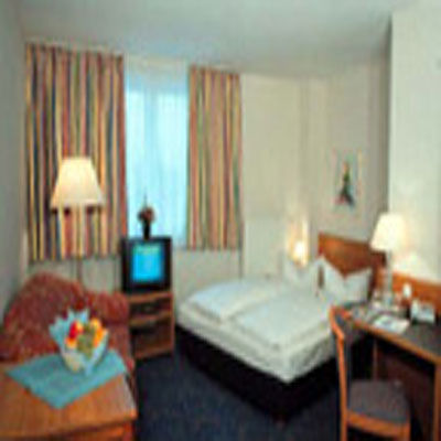 Hotel Coffee Fellows Frankfurt Airport-langen 3*