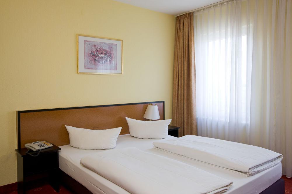 Hotel Achat Frankfurt Airport 3*